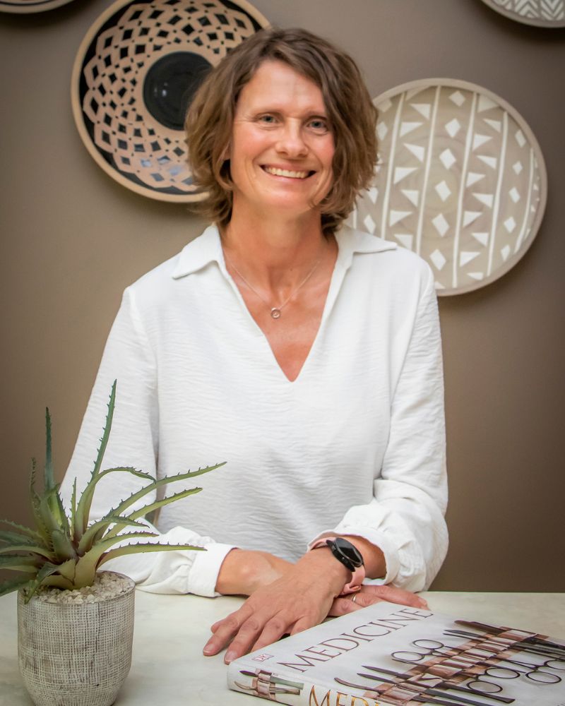 Marlene Neat, Receptionist